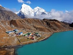 gokyo valley trek in nepal