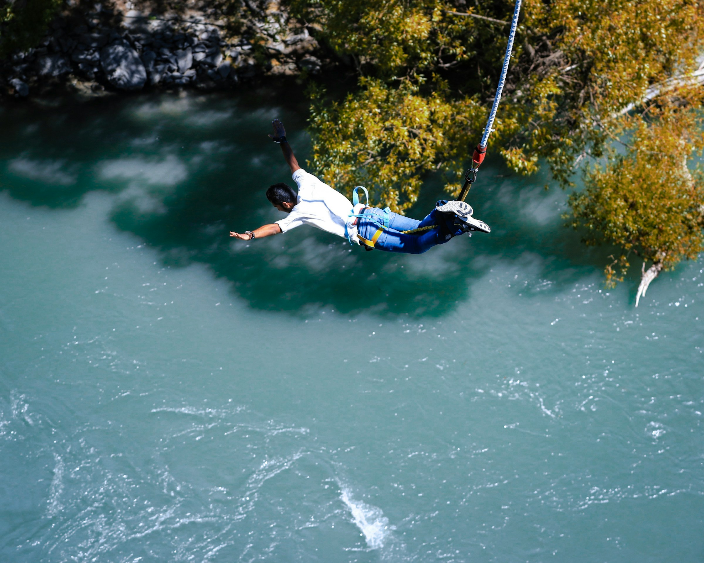 A bungee jump on a free-fall rope